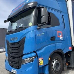 Un tracteur IVECO de DUPESSEY&CO qui roule au gaz