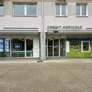 Devanture agence Crédit Agricole et Square Habitat